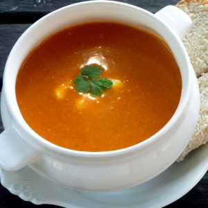 Tomato, basil and smokey bacon soup (Medium)